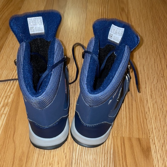 Adidas TERREX-kids boot size 1.5- like new - Picture 5 of 6